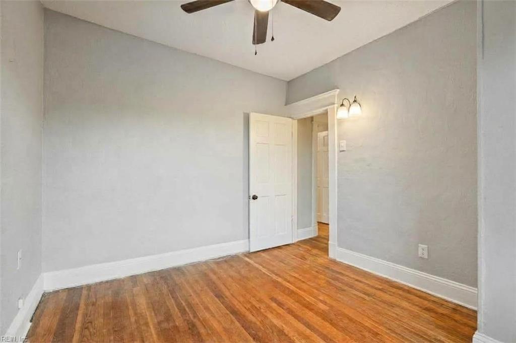 109 W 36th St Property Photo 24
