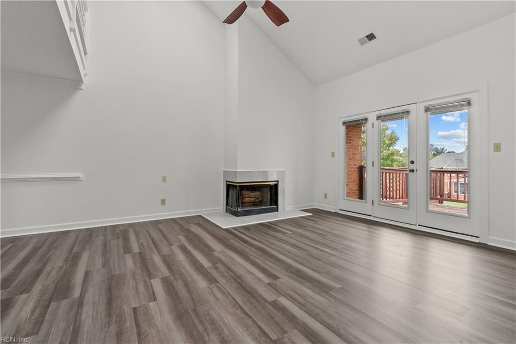 302 Mainsail Dr Property Photo 8