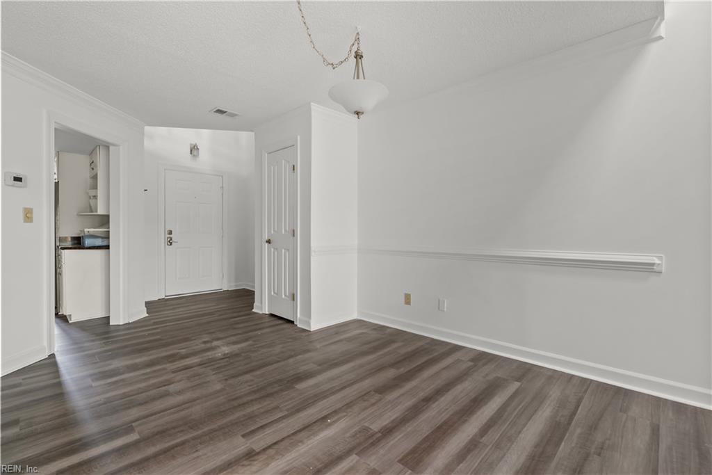 302 Mainsail Dr Property Photo 12