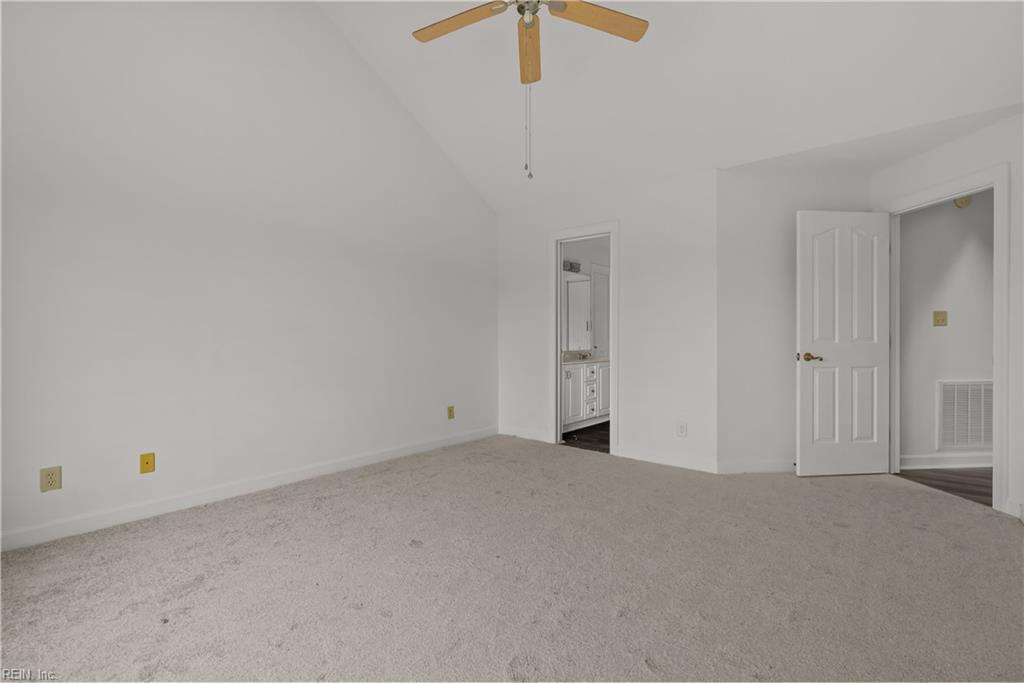 302 Mainsail Dr Property Photo 14