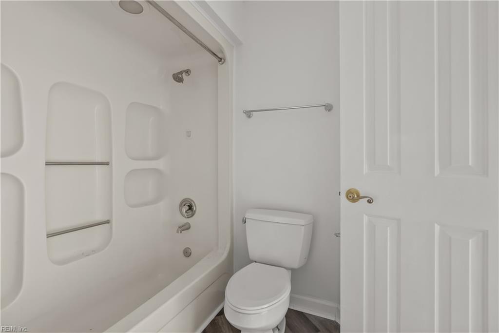 302 Mainsail Dr Property Photo 17