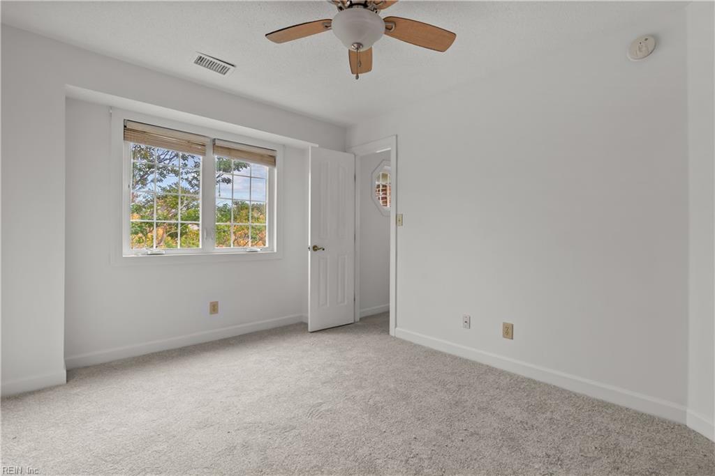 302 Mainsail Dr Property Photo 22