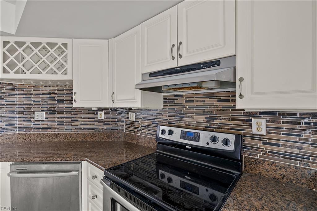 302 Mainsail Dr Property Photo 29