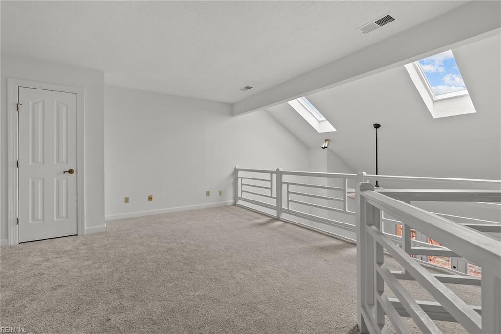 302 Mainsail Dr Property Photo 31