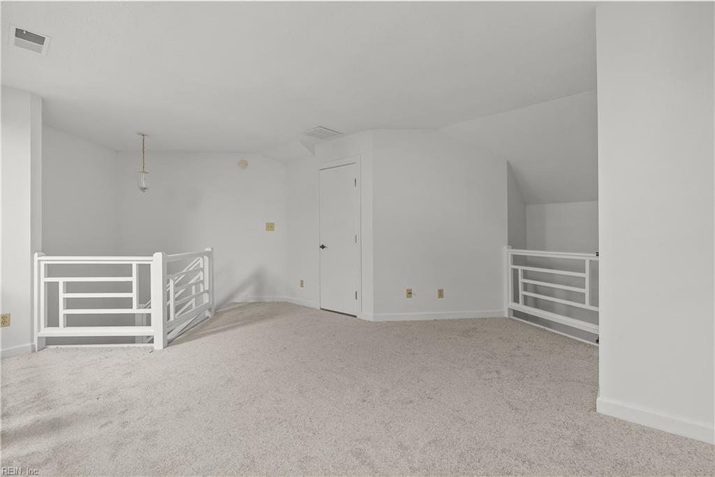 302 Mainsail Dr Property Photo 32