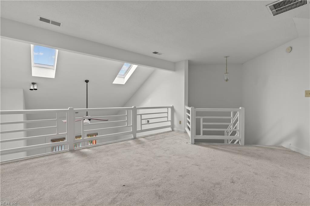302 Mainsail Dr Property Photo 33