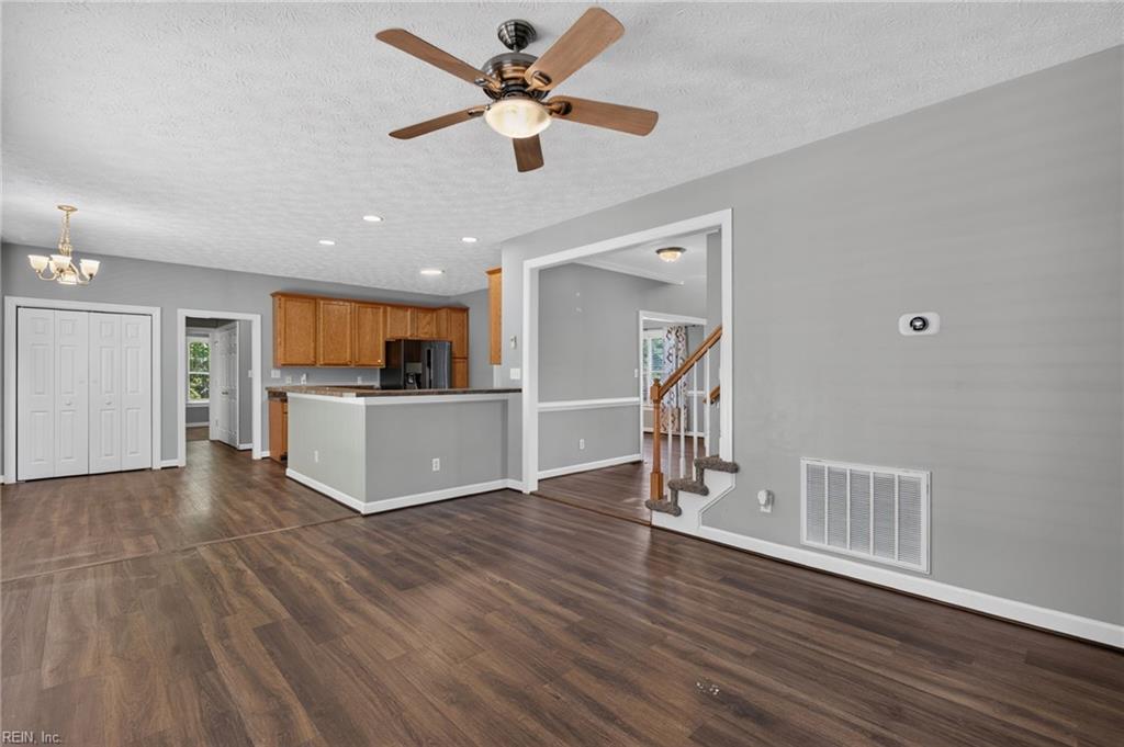 301 Forest View Ln Property Photo 12