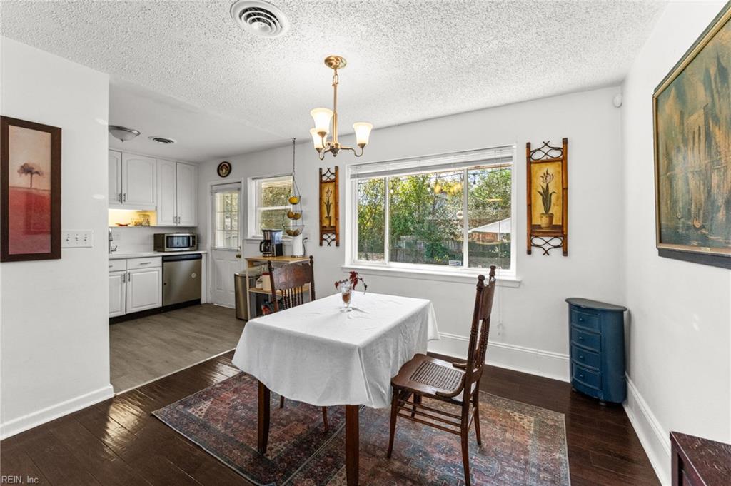 2437 Dominion Ave Property Photo 12