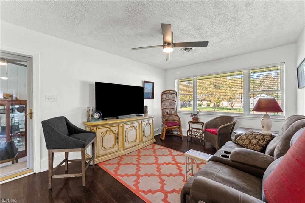 2437 Dominion Ave Property Photo 15
