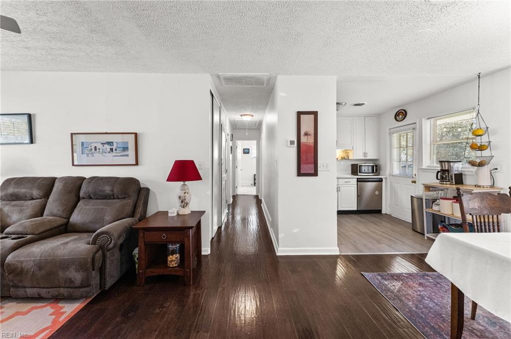 2437 Dominion Ave Property Photo 17