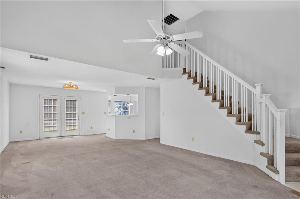 6201 Fieldcrest Ct Property Photo 3