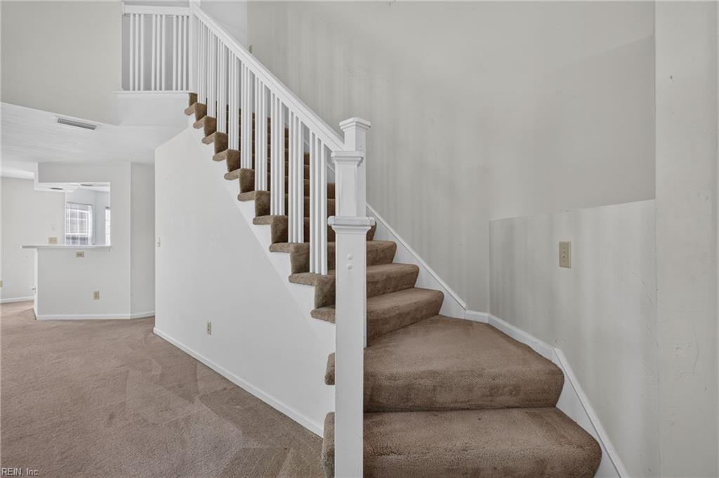 6201 Fieldcrest Ct Property Photo 5