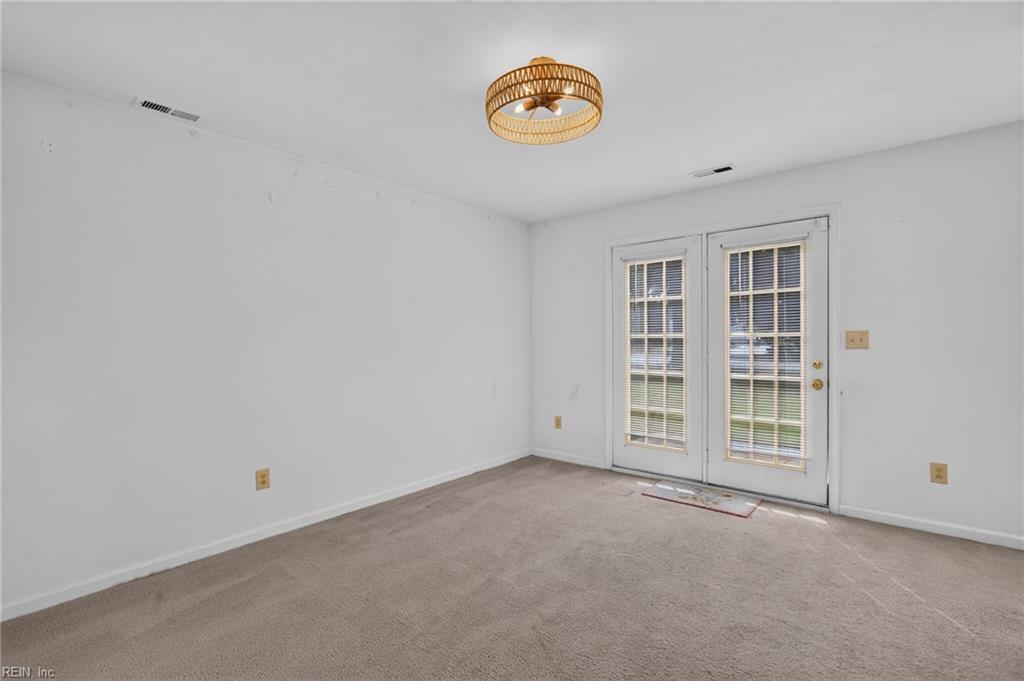 6201 Fieldcrest Ct Property Photo 7