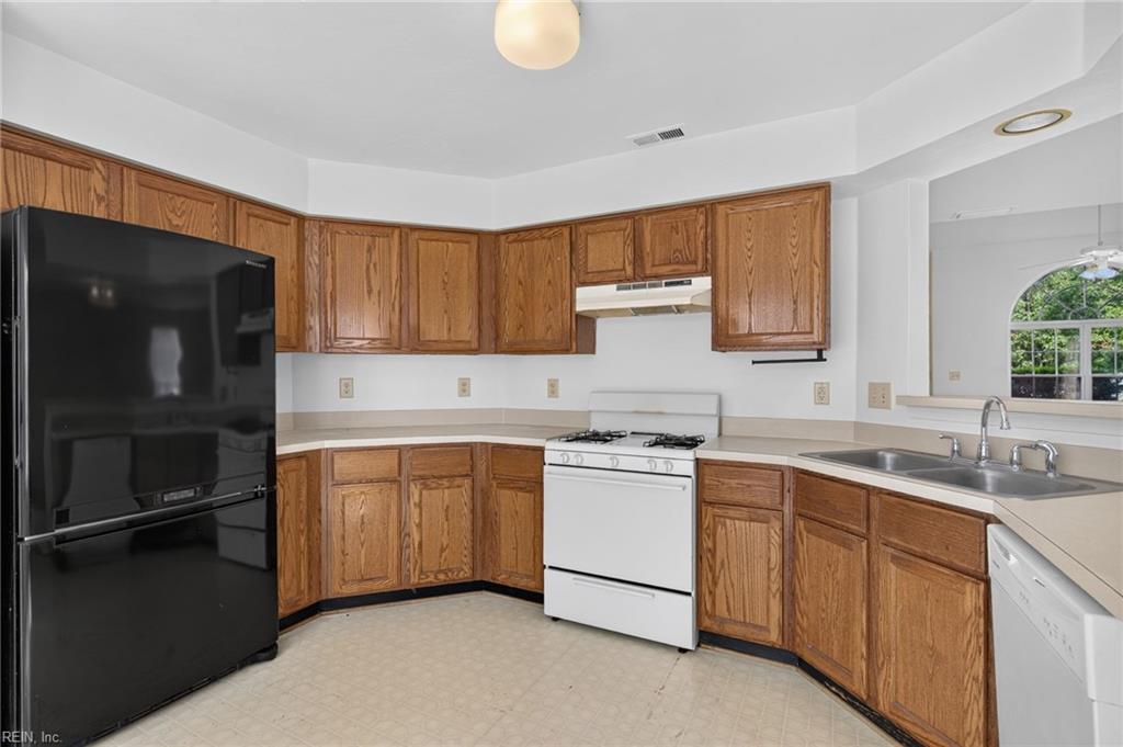 6201 Fieldcrest Ct Property Photo 8