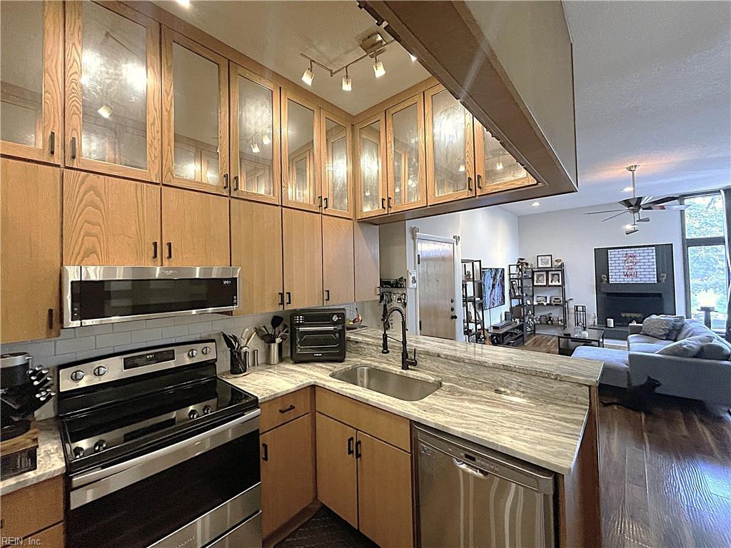 696 Mowbray Arch Property Photo 3