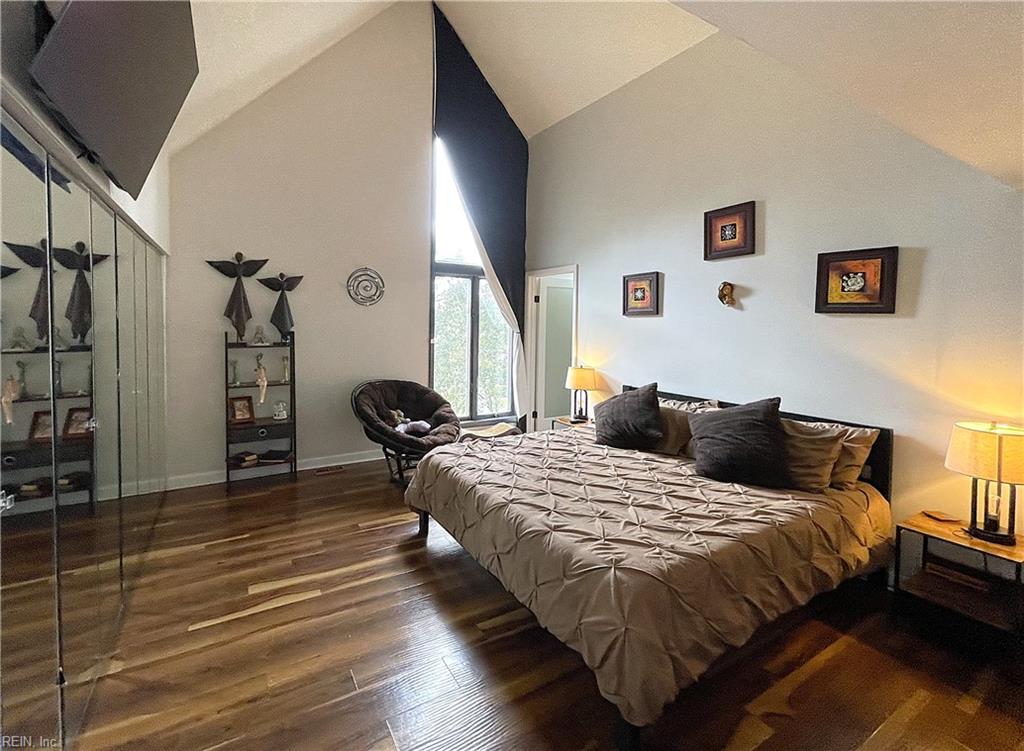 696 Mowbray Arch Property Photo 4