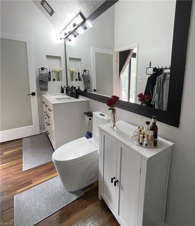 696 Mowbray Arch Property Photo 5