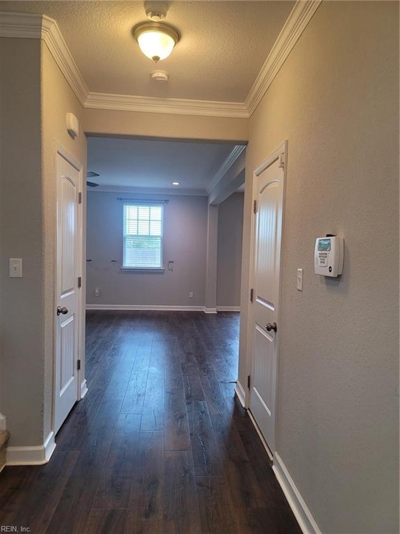 2552 Woolsey St Property Photo 2