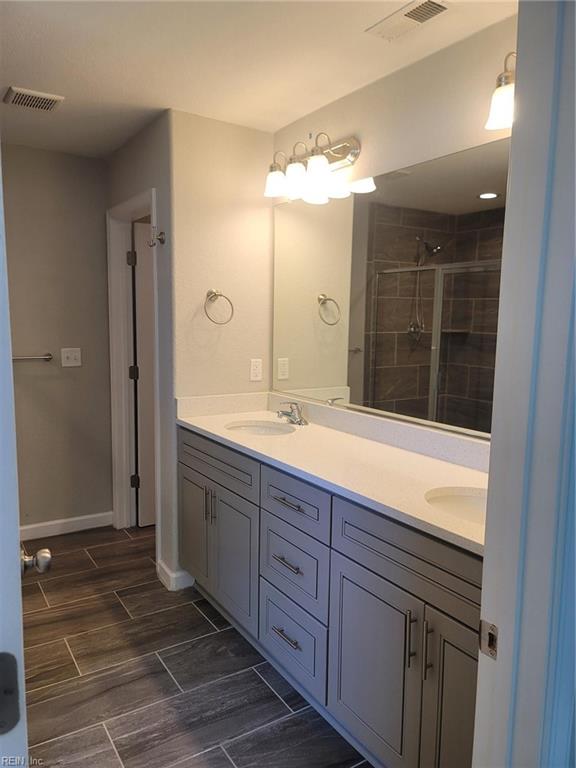 2552 Woolsey St Property Photo 13