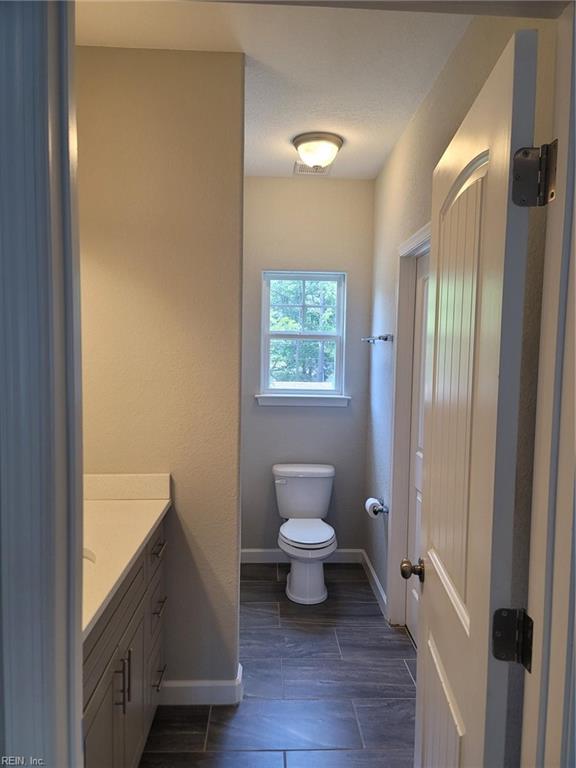 2552 Woolsey St Property Photo 35