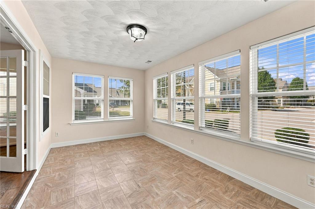 3386 Village Square Pl Property Photo 6