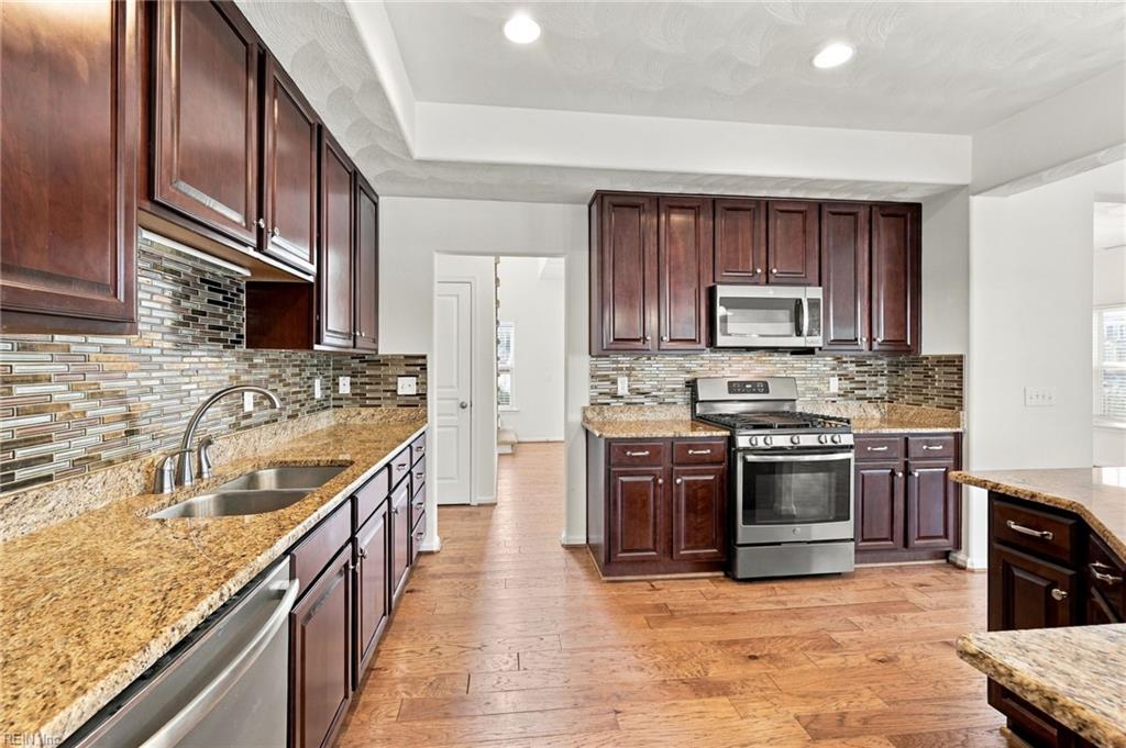 3386 Village Square Pl Property Photo 23