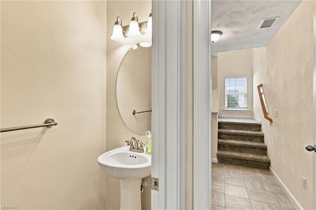 3386 Village Square Pl Property Photo 40