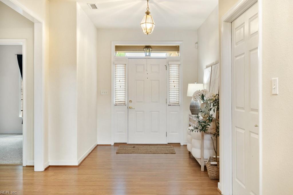 1407 Hawick Ter Property Photo 7