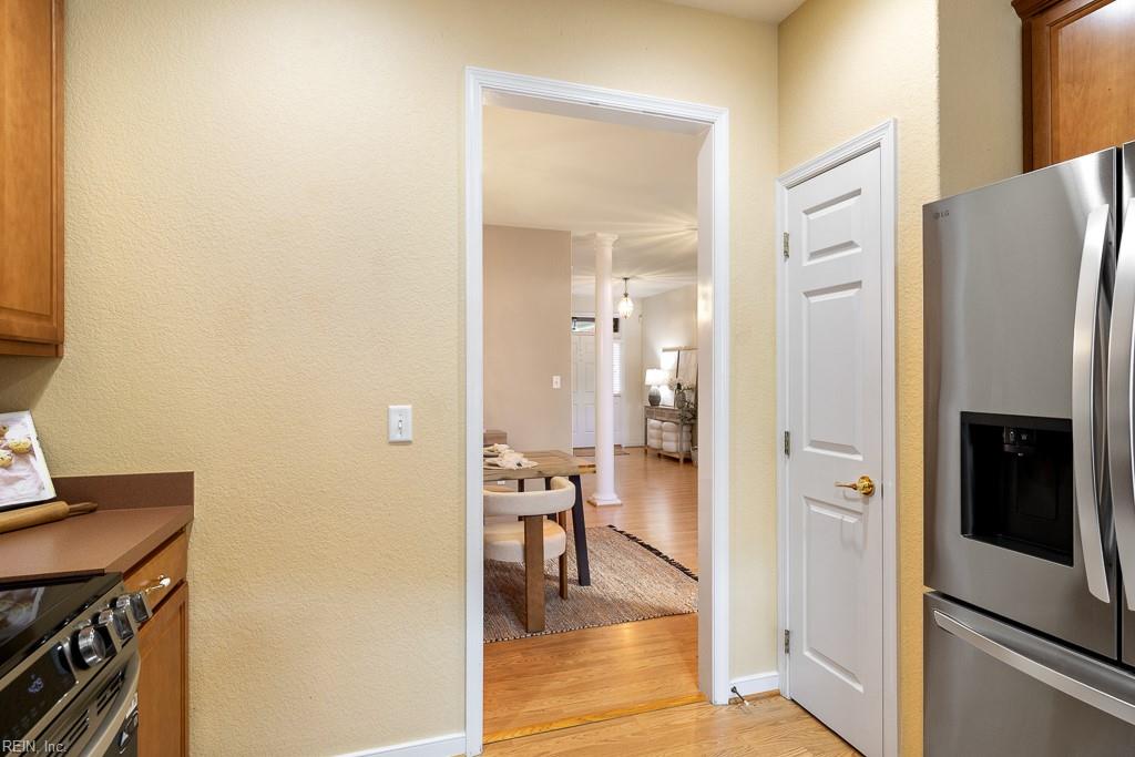 1407 Hawick Ter Property Photo 11