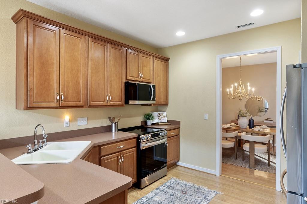 1407 Hawick Ter Property Photo 13