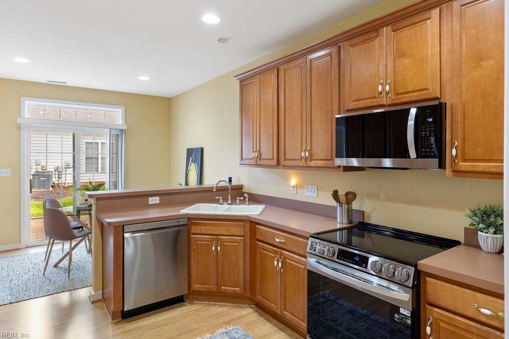 1407 Hawick Ter Property Photo 14