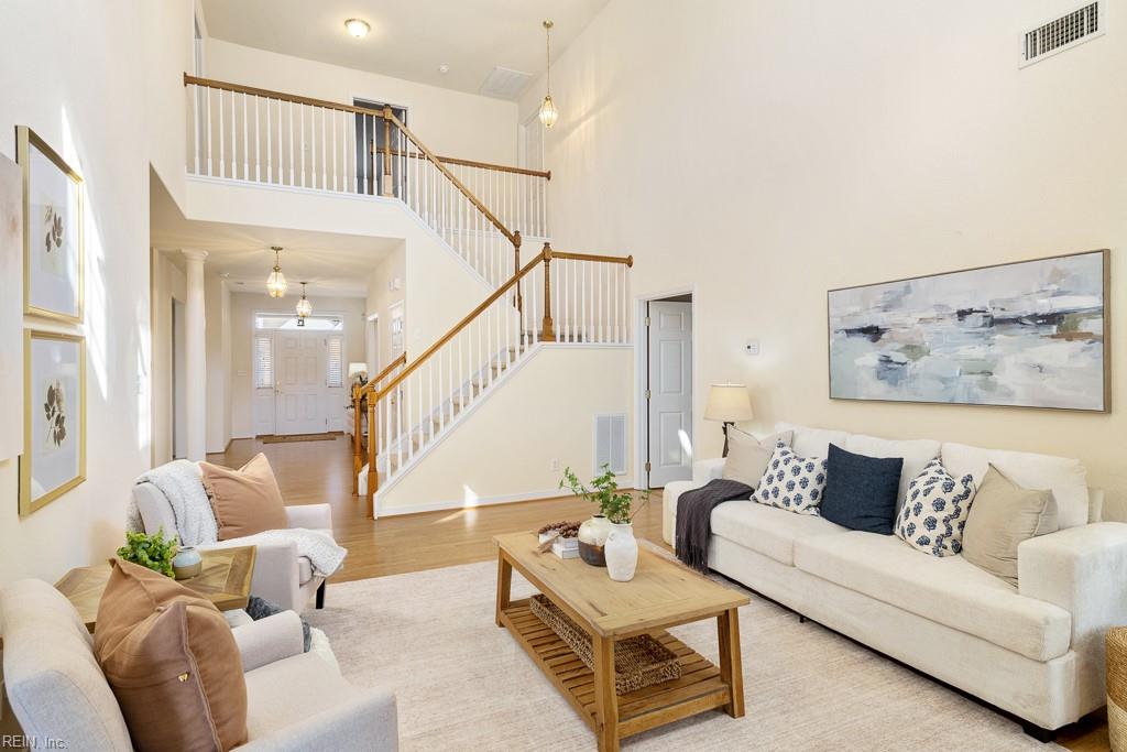 1407 Hawick Ter Property Photo 19