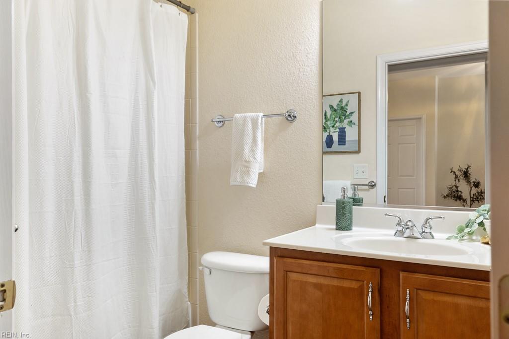 1407 Hawick Ter Property Photo 32
