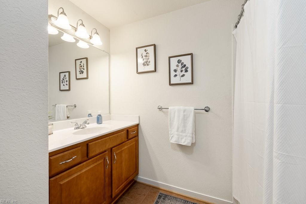 1407 Hawick Ter Property Photo 37