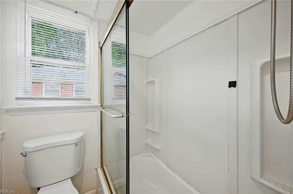 718 Osborn Ave Property Photo 11