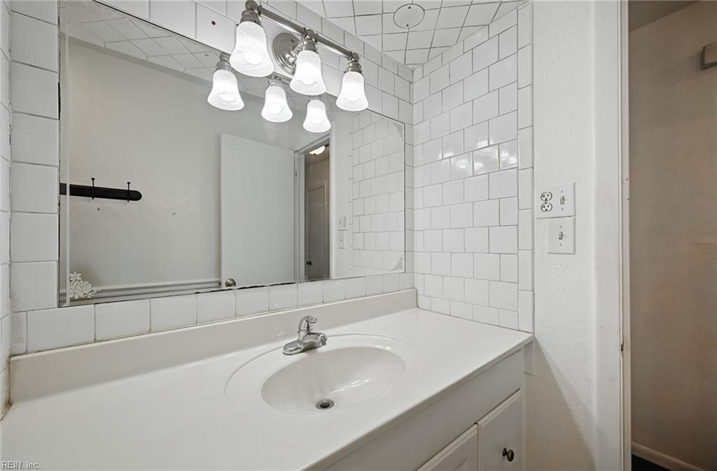 718 Osborn Ave Property Photo 12
