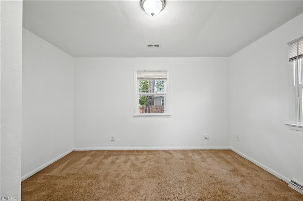 718 Osborn Ave Property Photo 23