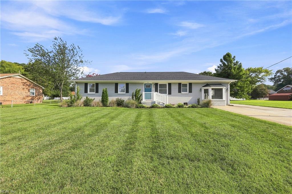 46 Holland Ln Property Photo 1