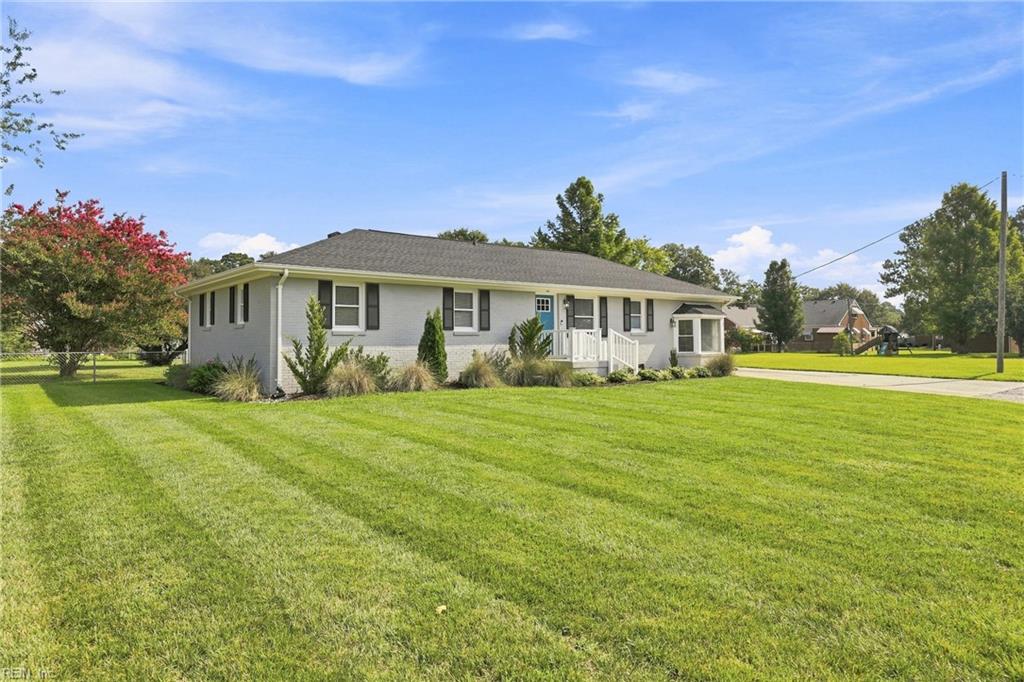46 Holland Ln Property Photo 2