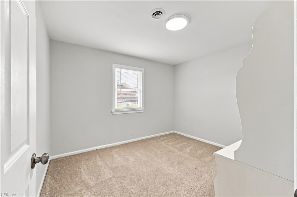 46 Holland Ln Property Photo 20