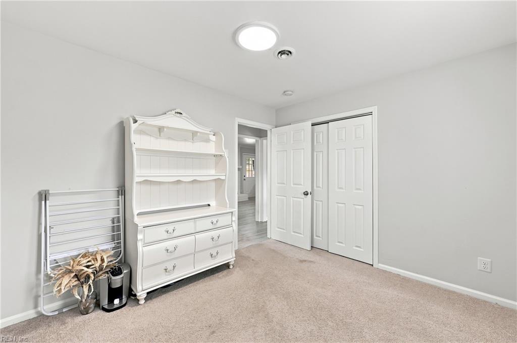 46 Holland Ln Property Photo 21