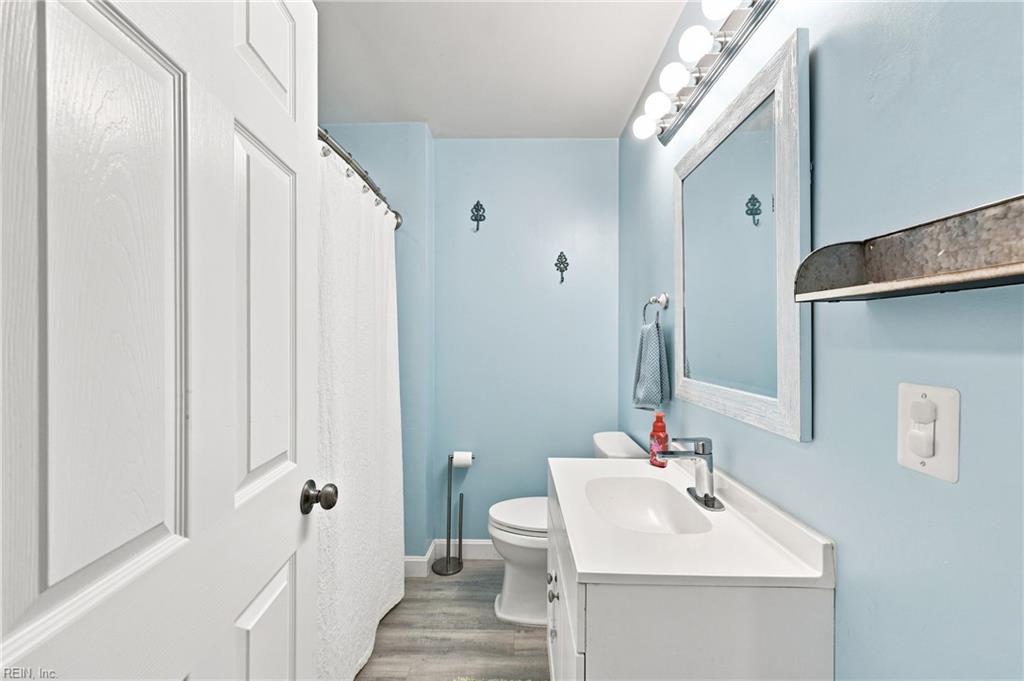 46 Holland Ln Property Photo 24