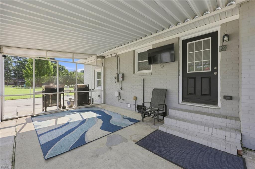 46 Holland Ln Property Photo 34