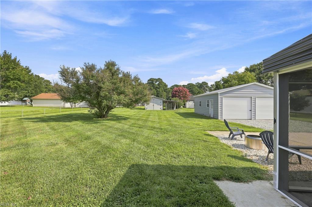 46 Holland Ln Property Photo 38