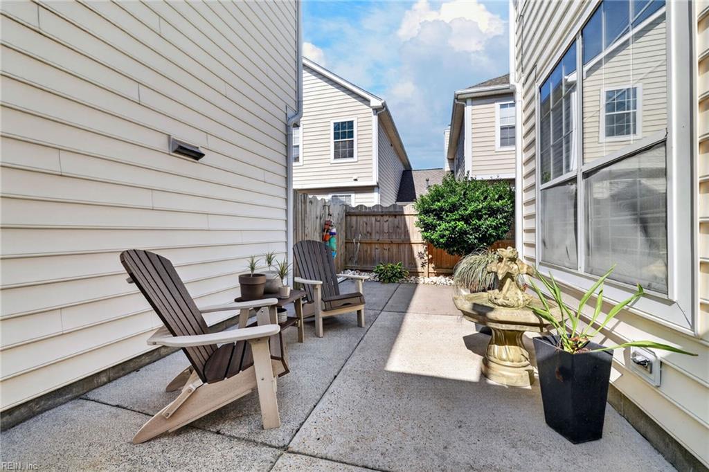 1817 Riddlesworth Dr Property Photo 13