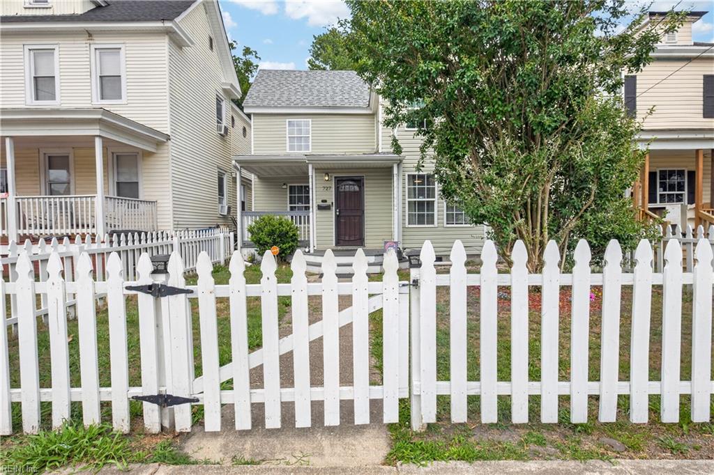 727 Broad St Property Photo 3