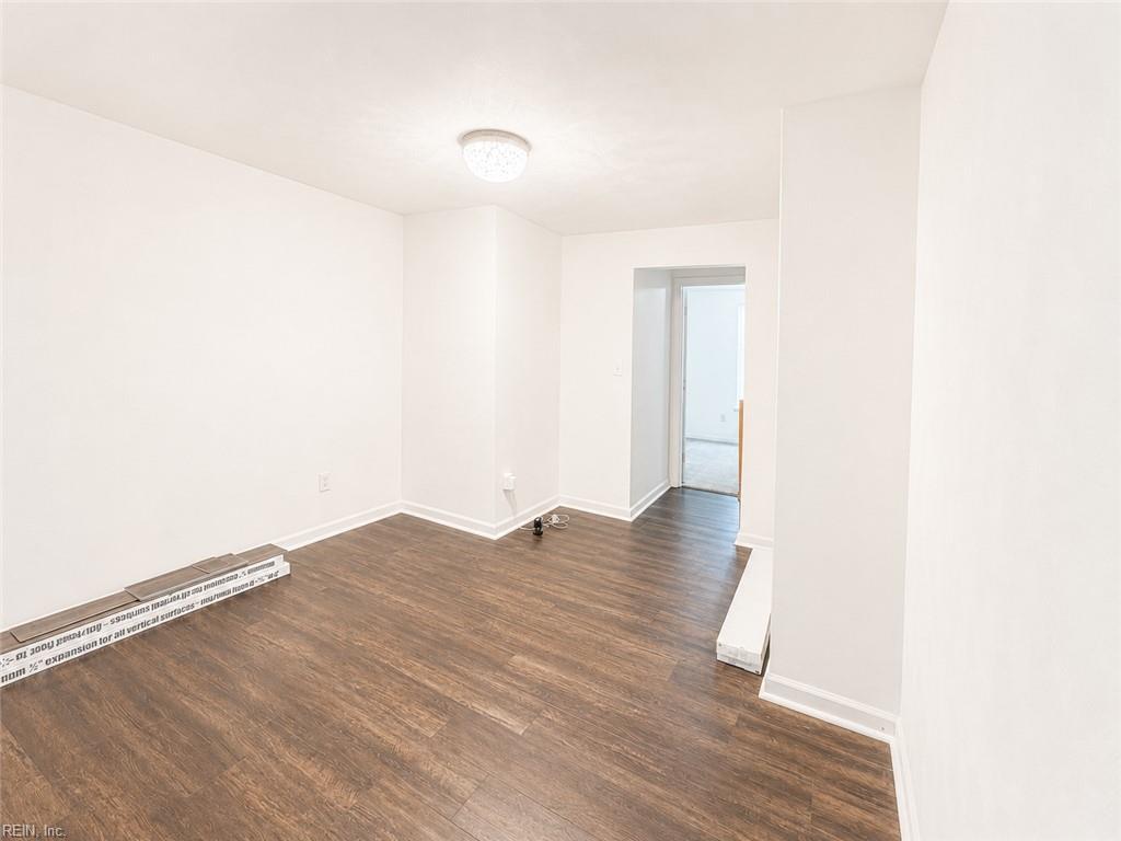 727 Broad St Property Photo 10