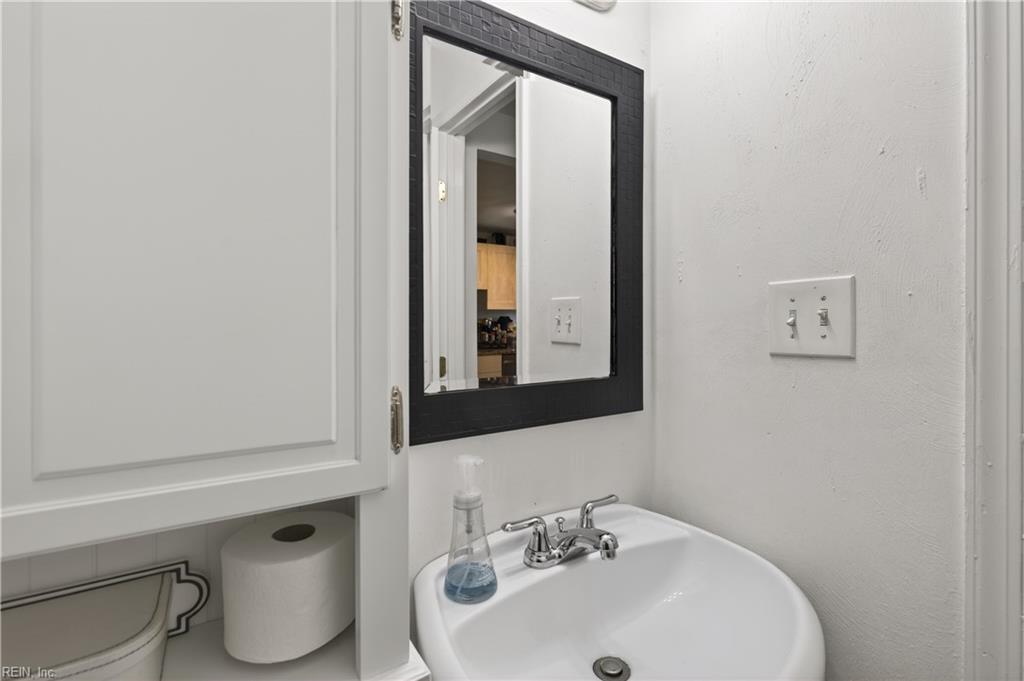 727 Broad St Property Photo 13