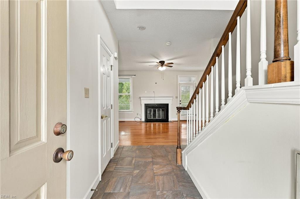 1028 Collection Creek Way Property Photo 8