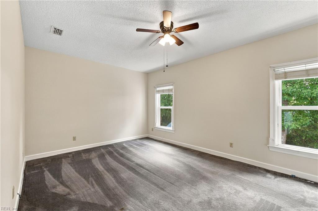 1028 Collection Creek Way Property Photo 22